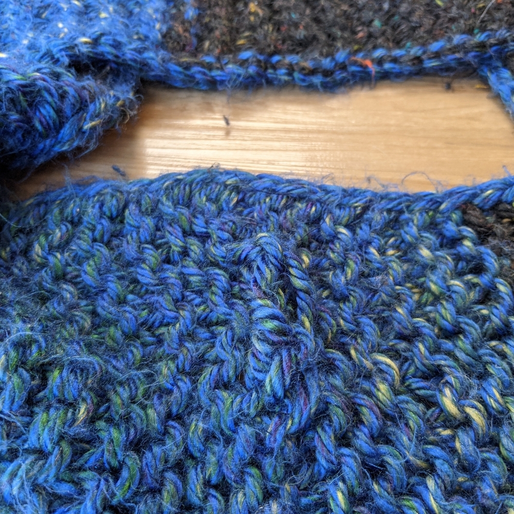 Blue & black knit infinity circle scarf - Picture 10 of 10